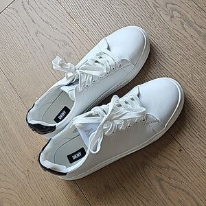 DKNY Sneakers